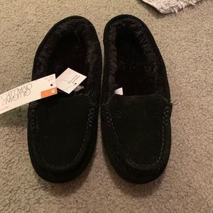 Black slippers